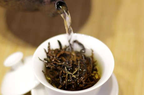 红茶高冲还是低冲？