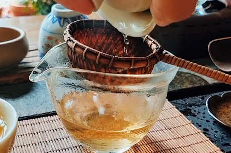 茶漏放在公道杯上吗？