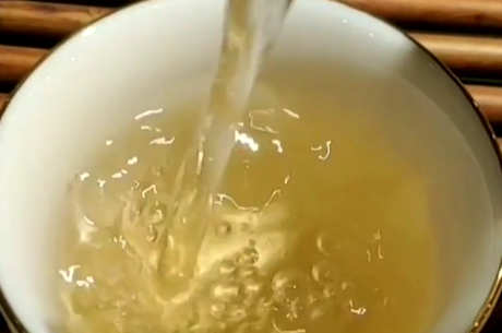 茶一般用多少度的水泡？