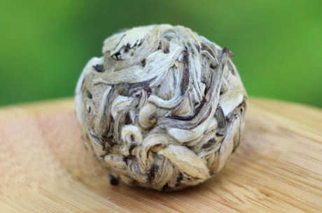 用什么壶泡生普洱茶比较好？用紫砂壶泡生普洱茶汤不失原味
