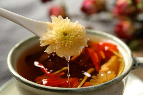 菊花泡茶有什么作用？