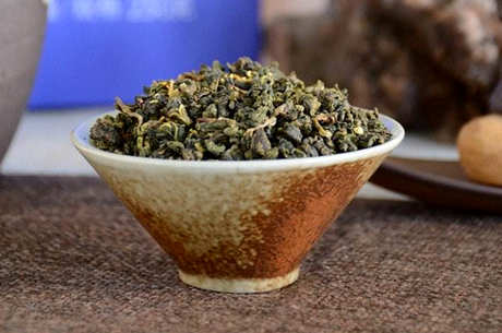 桂花乌龙茶什么时候喝最好？建议秋天喝桂花乌龙茶。