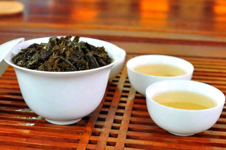 桂花乌龙茶的功效和作用可以提神醒脑，美容养颜