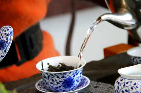 用多少度的水冲泡大红袍最好？
