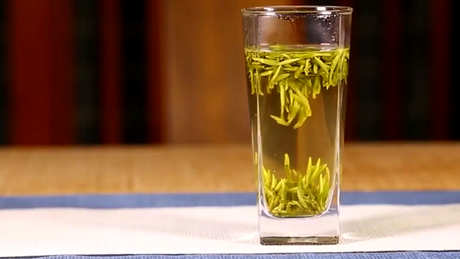 绿茶多少度水泡茶好？