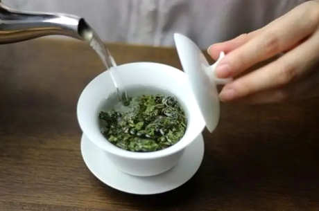 绿茶多少度水泡茶好？