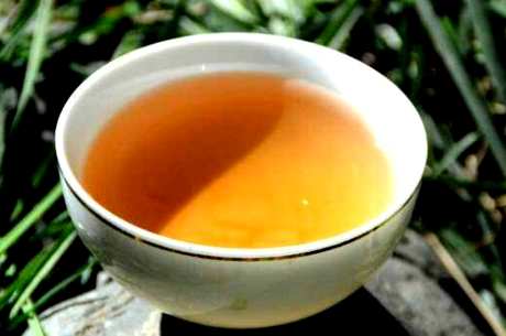饭前半小时喝杜仲雄花茶吗？杜仲雄花茶一天喝多少？
