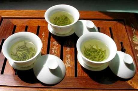 如何用茶水洗脸