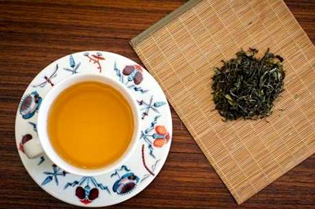 红茶过期后还能喝吗？如何处理过期红茶？