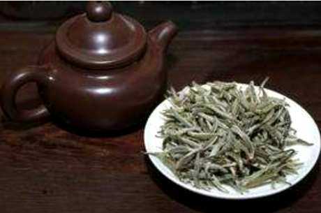 白茶有什么作用，适合谁喝？
