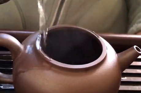 紫砂壶的日常维护技巧