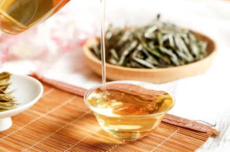 怎样泡银针茶？
