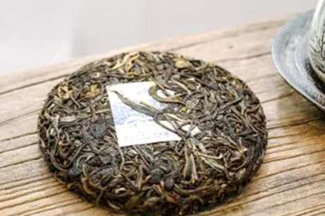 为什么普洱茶饼比散茶便宜？原料不同，味道不同