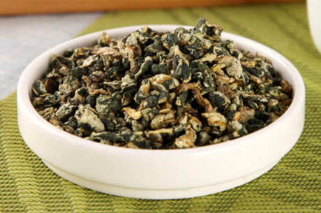 什么茶去除水分，减少胃，蒲公英茶红茶乌龙茶荷叶茶等
